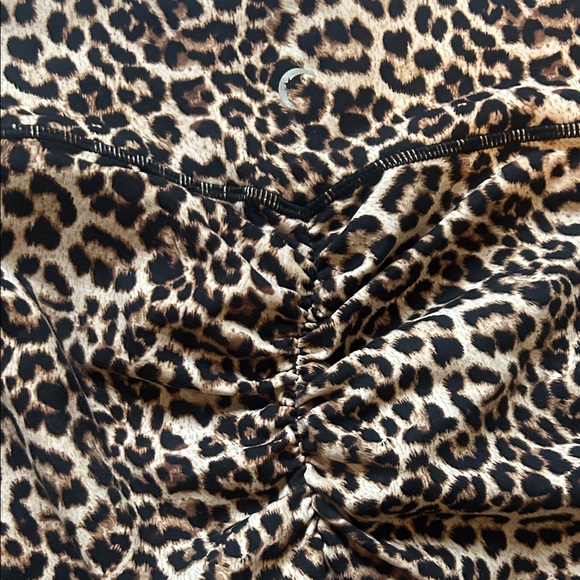 Zyia  Leopard Print Leggings - Picture 5 of 7